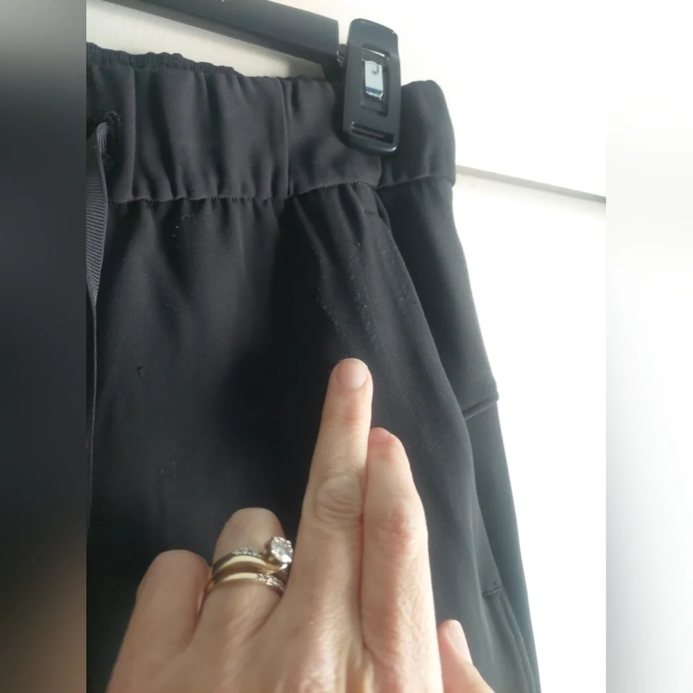 Lululemon On The Fly 7/8 Pants Joggers Athleisure Size 6 Minimalist